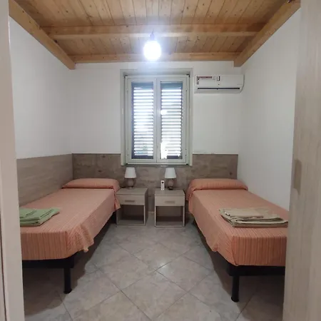 Angoletto مسينا